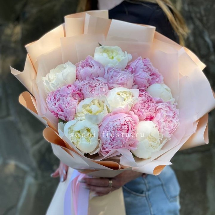 Букет 15 зефирных пионов в Курске