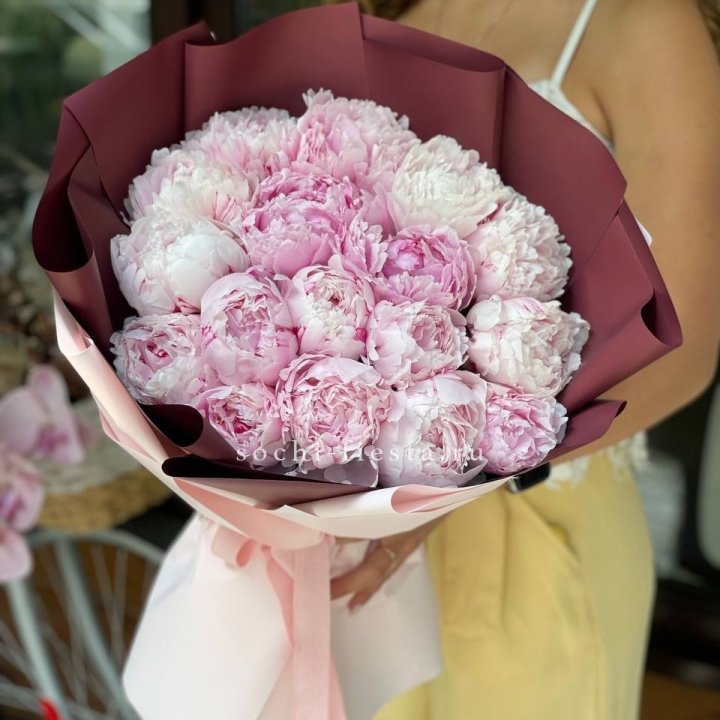 Букет 17 зефирных пионов в Курске