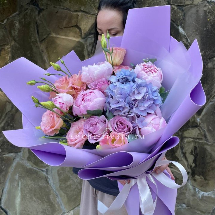 Букет с пионами "Блю логан" в Курске