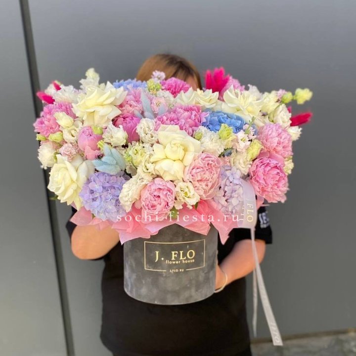 Цилиндр с пионами "Аса" в Курске