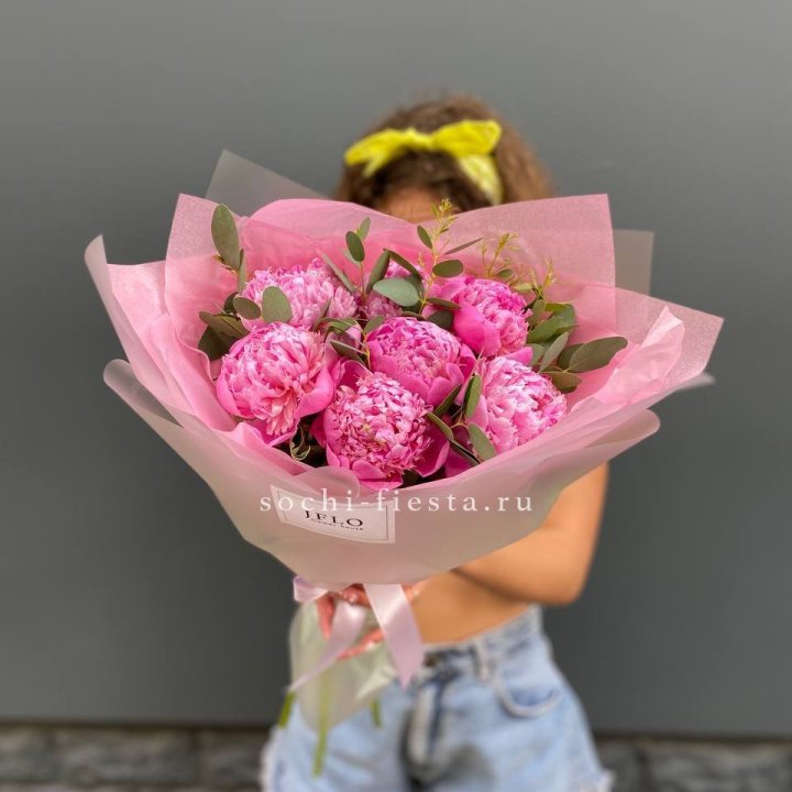 7 ярких пионов в оформлении в Курске