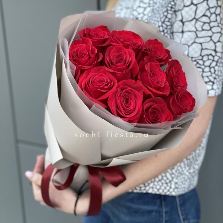 Букет красных роз "Рози" в Курске