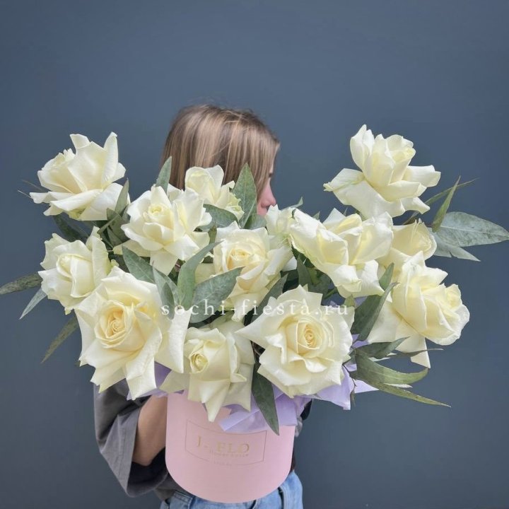 15 Французских роз в боксе в Курске