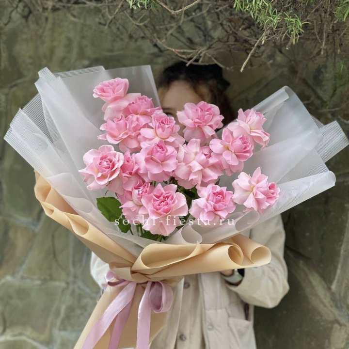Букет из 15 французских роз Пинк дрим в Курске