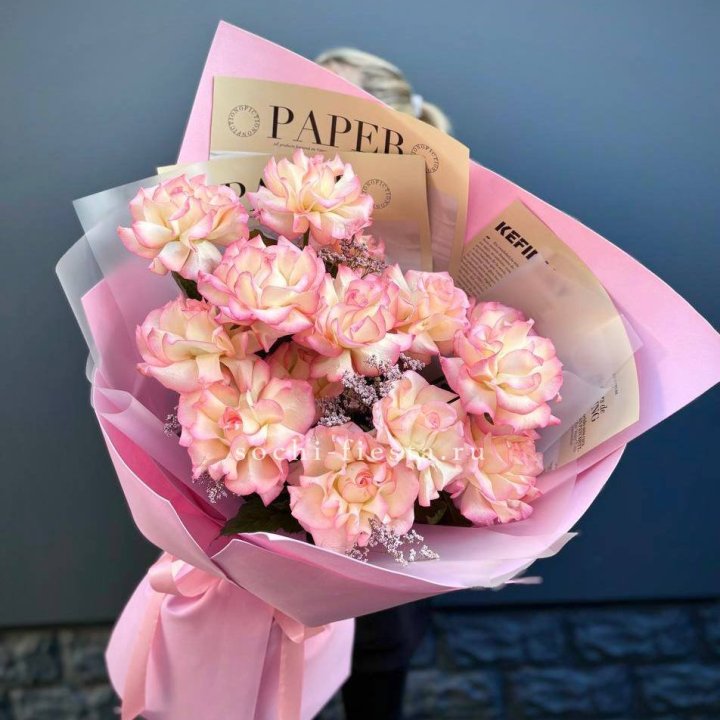 15 французских роз "Джумилия" в Курске