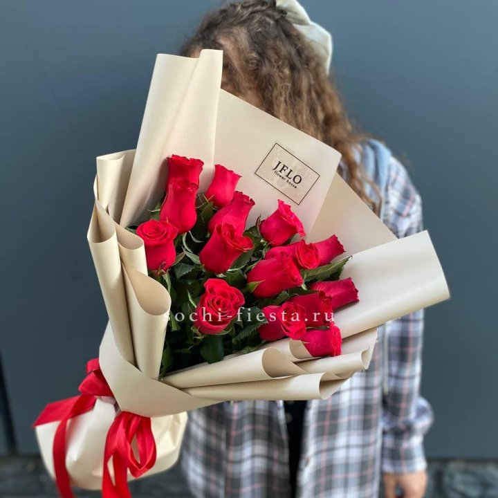 15 красных роз в Курске
