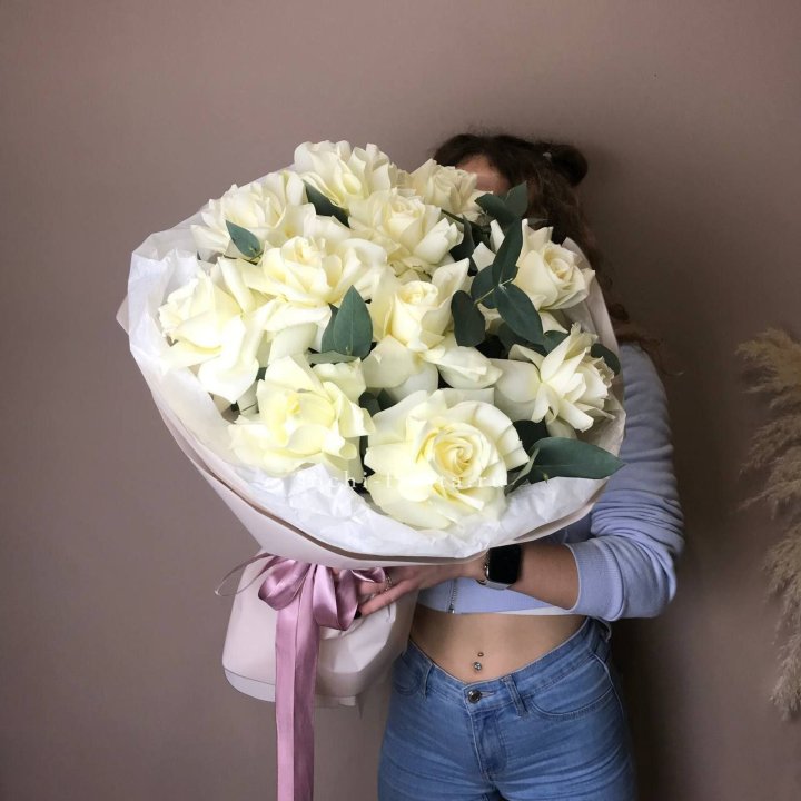 11 Белых французских роз "Вайт найс" в Курске
