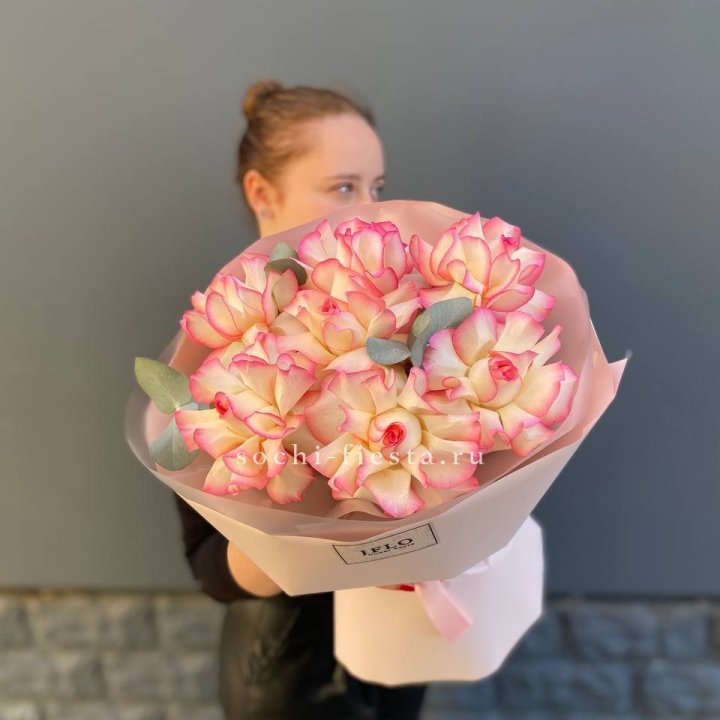 7 французских роз Джумилия в Курске