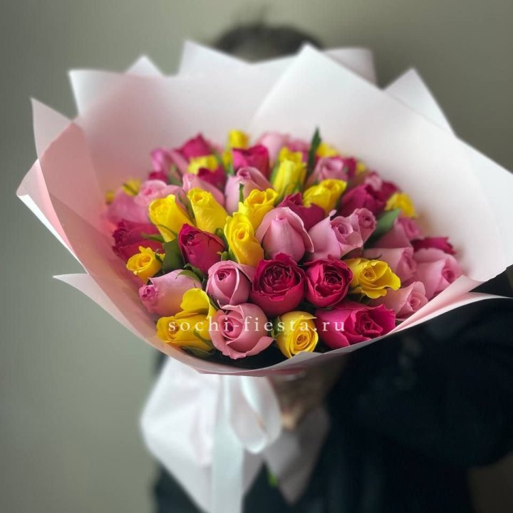 Букет из 51 розы Микс (Кения) в Курске