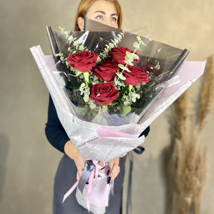 5 красных роз в Курске