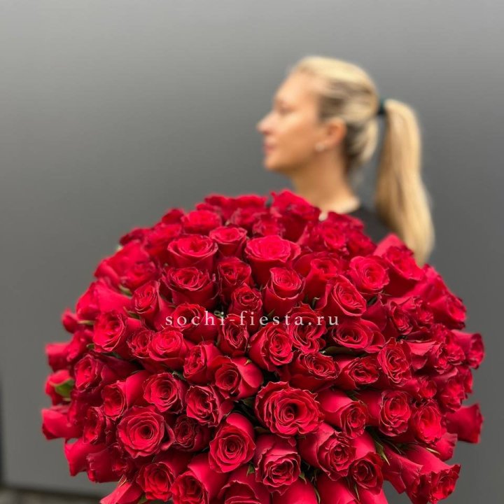 Охапка из 101 красной розы в Курске