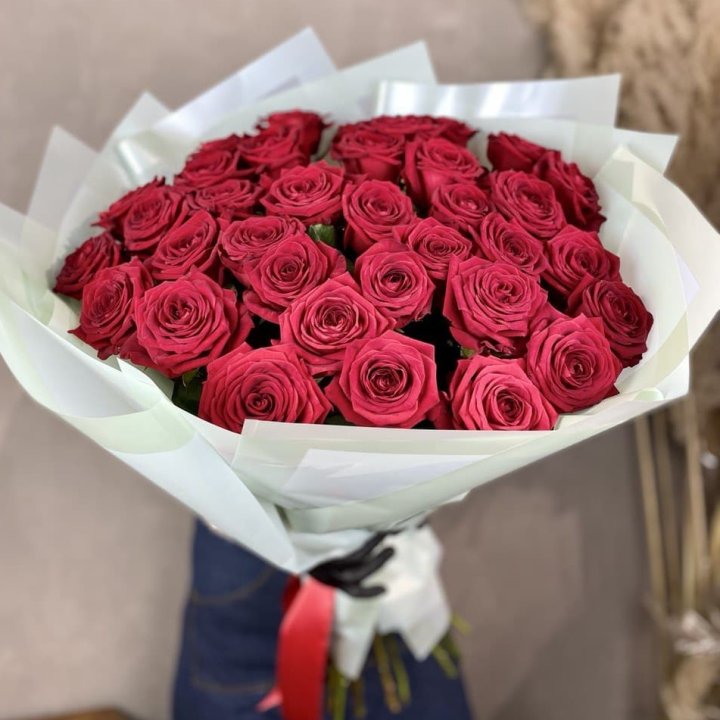 37 красных роз в Курске