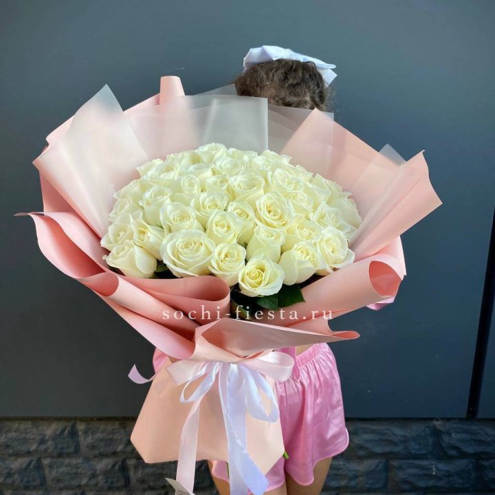 35 белых роз в Курске