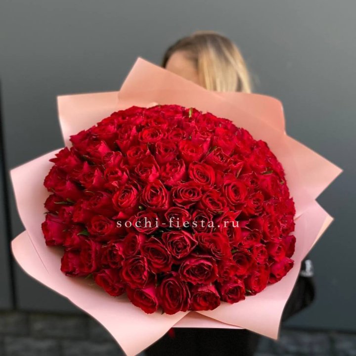 101 роза мадам ред в Курске