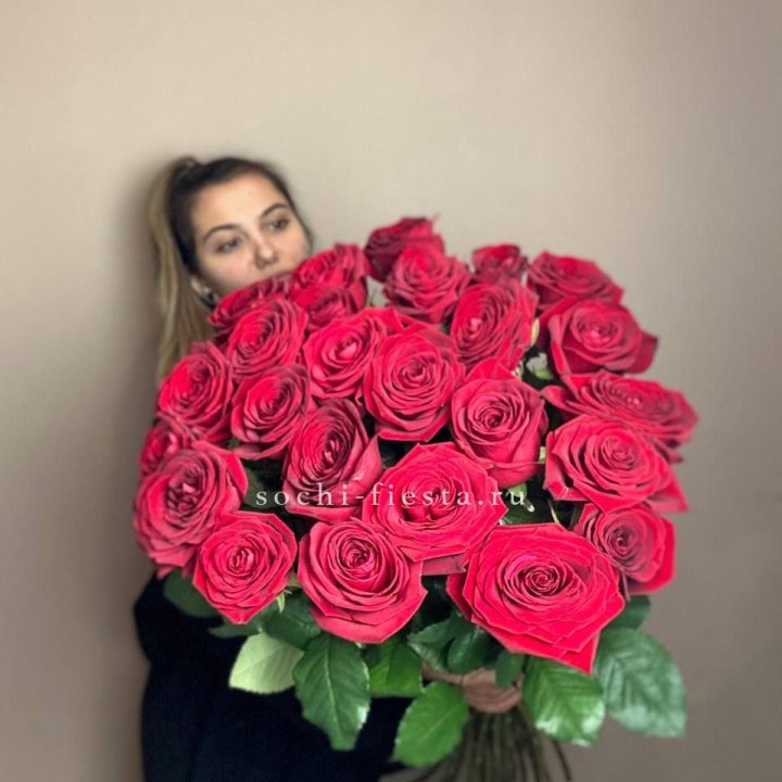25 высоких роз в Курске