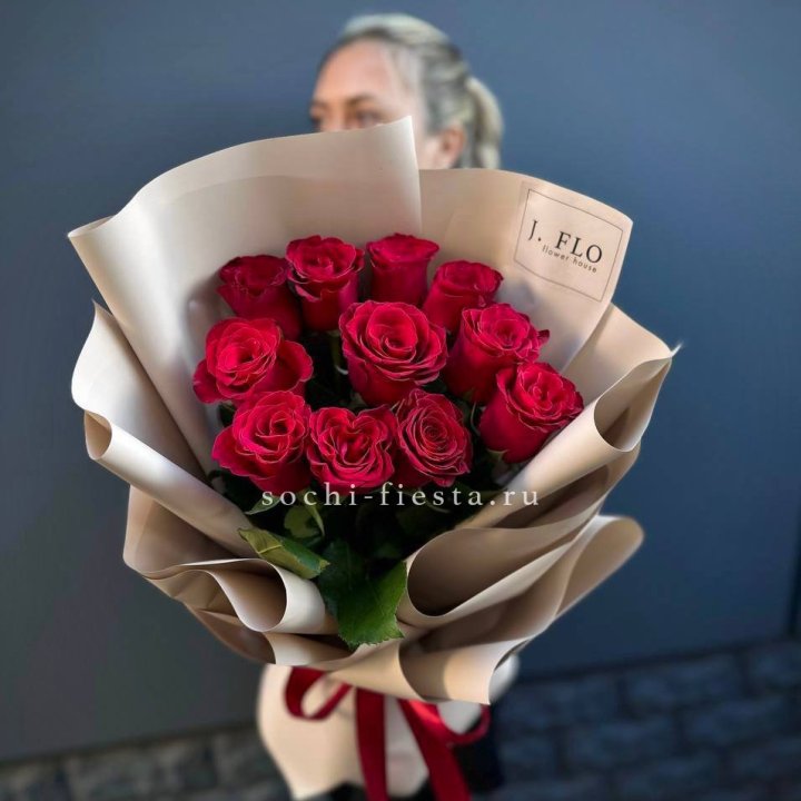 Букет красных роз "Наоми" в Курске