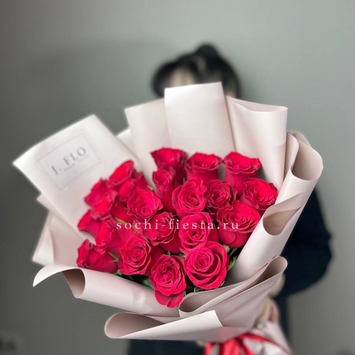 21 красная роза  в Курске