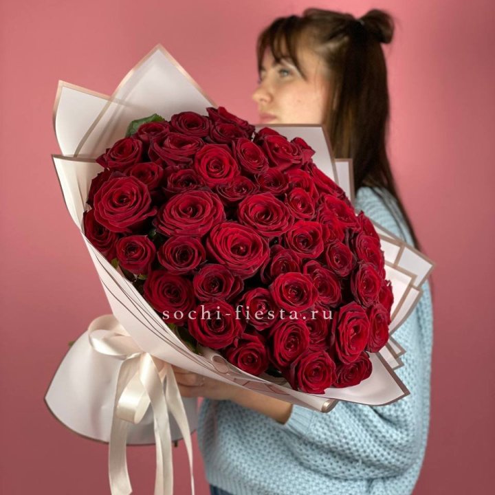 51 красная роза "Лавели" в Курске