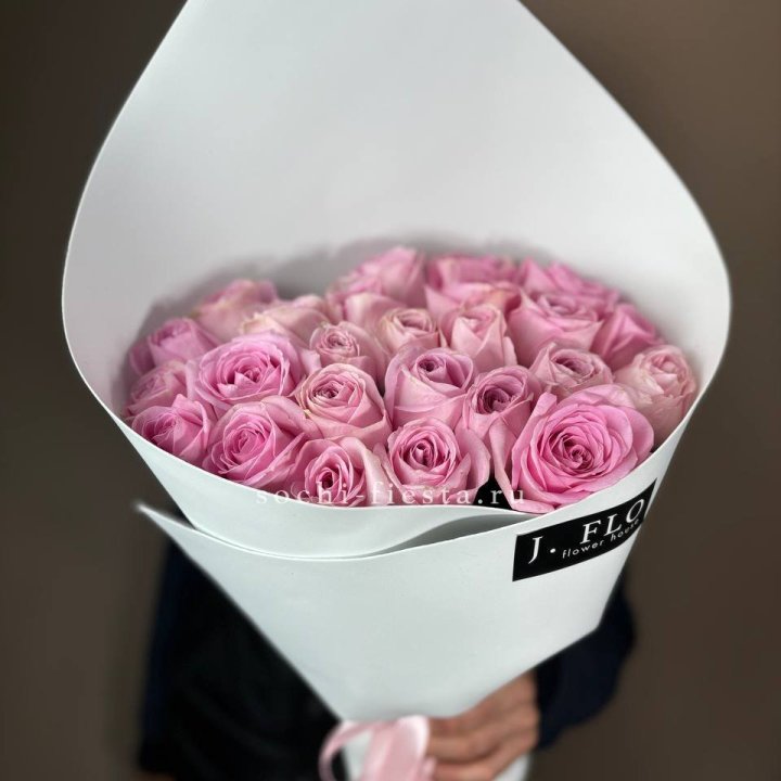 25 розовых роз в Курске