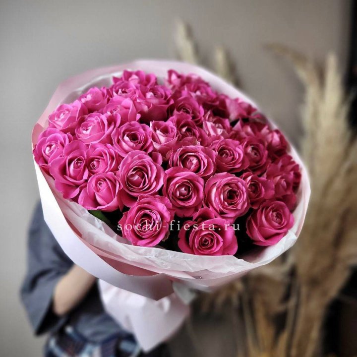 35 розовых роз  в Курске