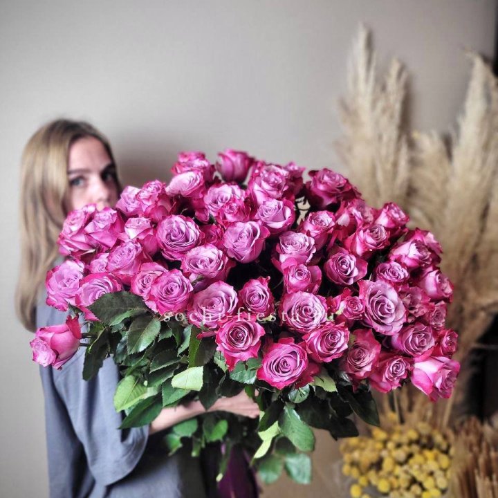 Охапка высоких роз Деп перпел в Курске