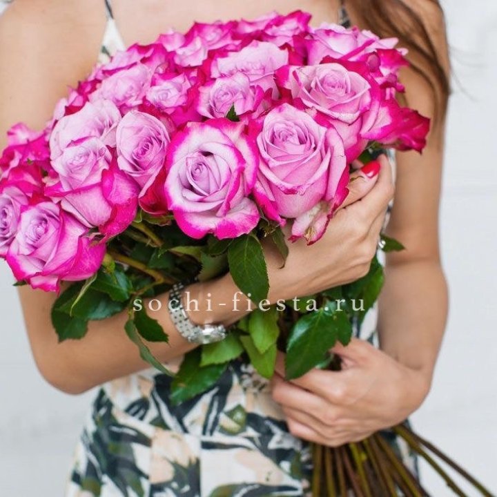 Букет высоких роз Ди перпел в Курске