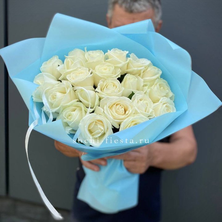 21 белая роза в Курске