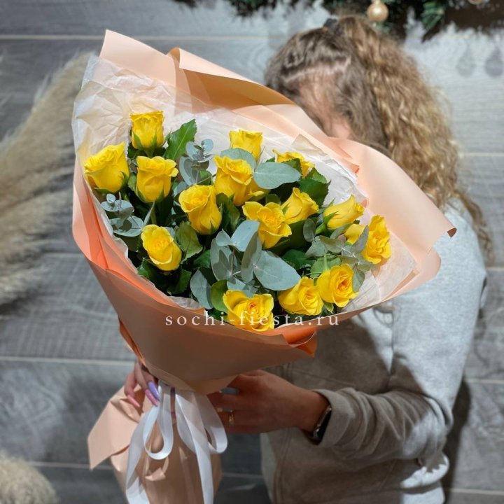 15 желтых роз в Курске