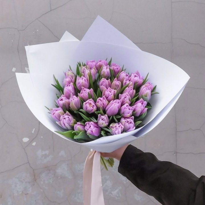 35 сиреневых тюльпанов в Курске
