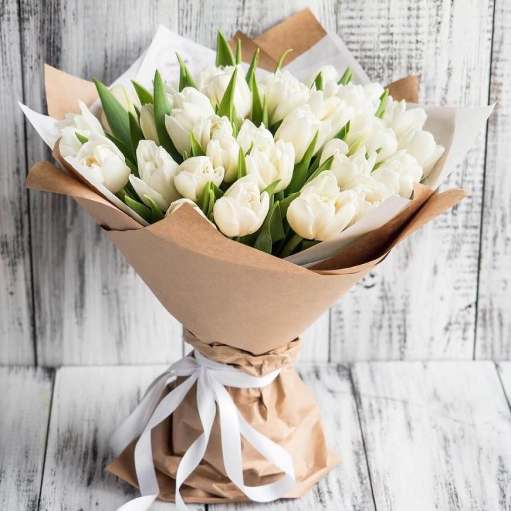25 белых тюльпанов в Курске