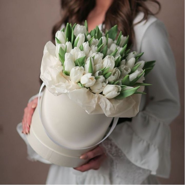 Тюльпаны в цилиндре  в Курске