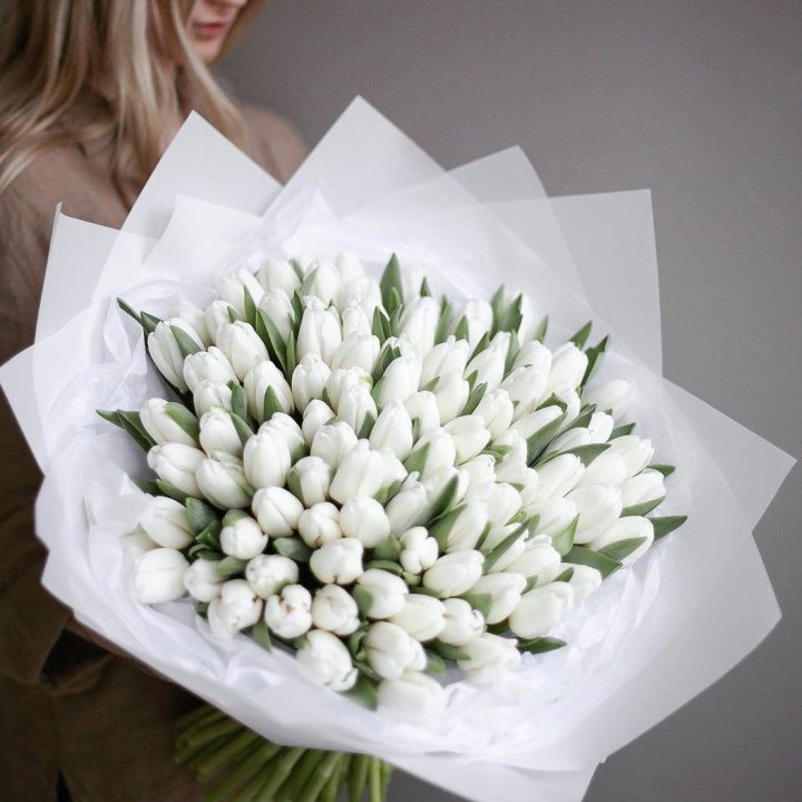 101 белый тюльпан в Курске