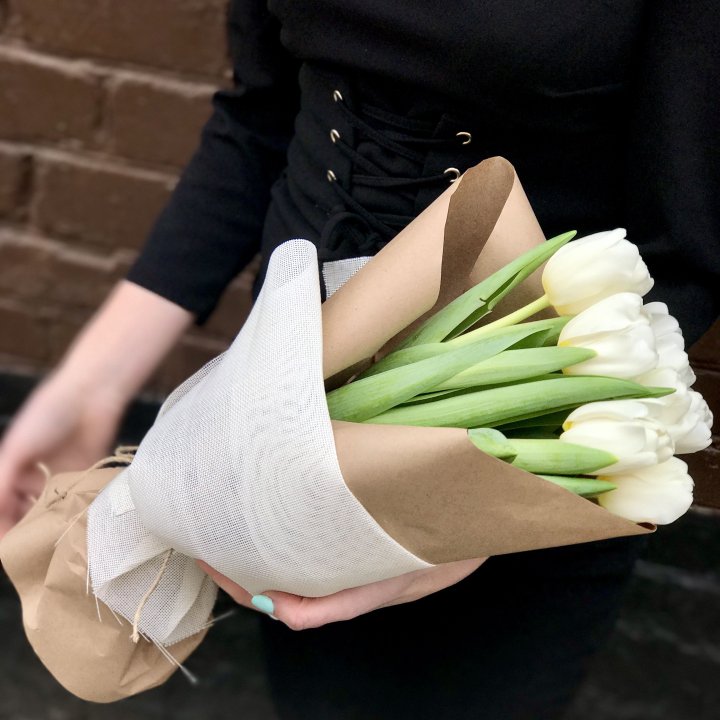 Букет белых тюльпанов в Курске
